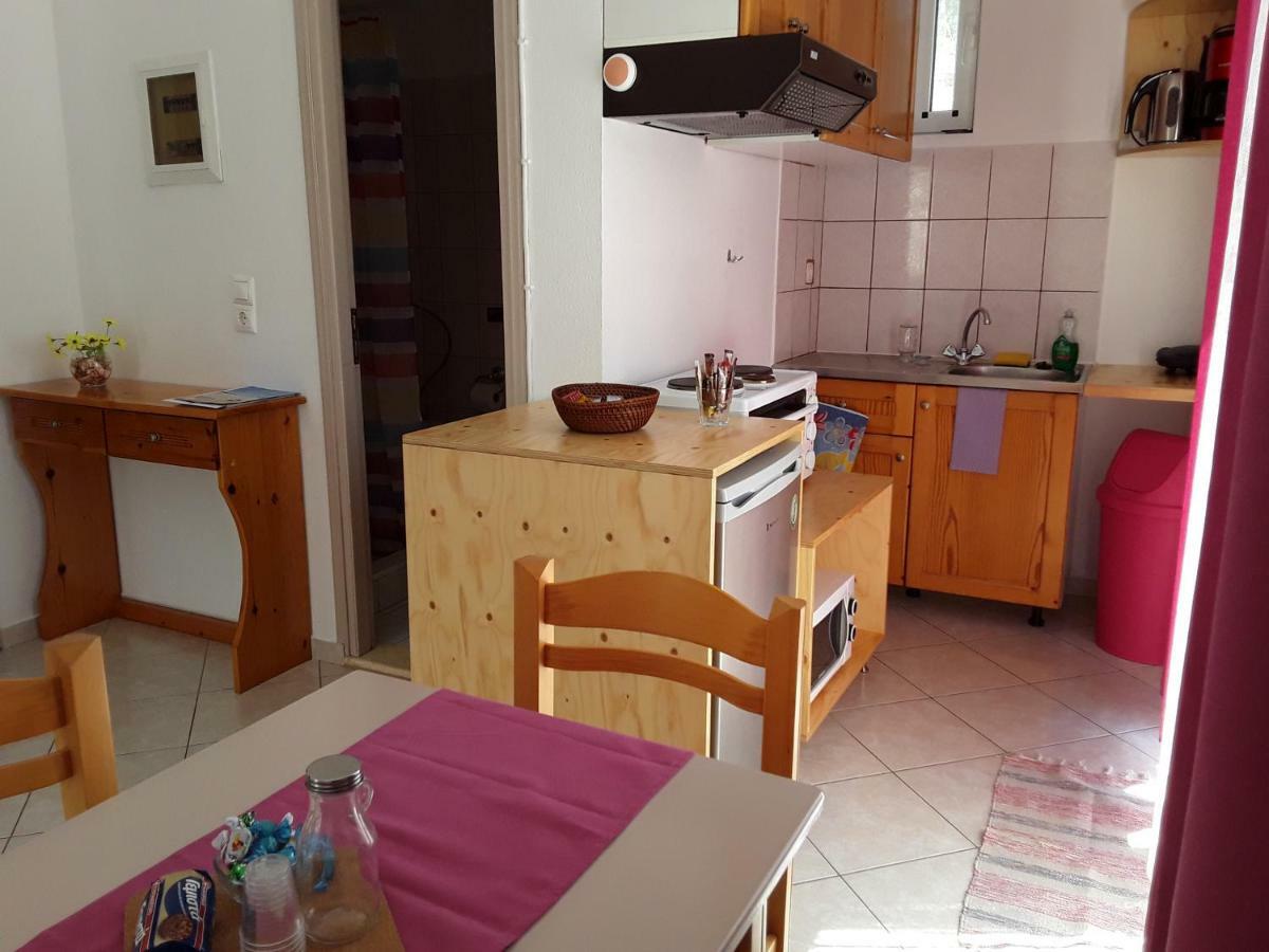 Aaron Studios Apartments Agia Fotia  Eksteriør billede