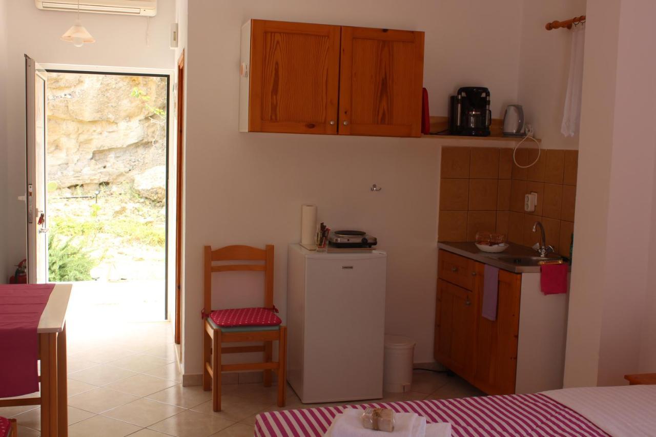 Aaron Studios Apartments Agia Fotia  Eksteriør billede